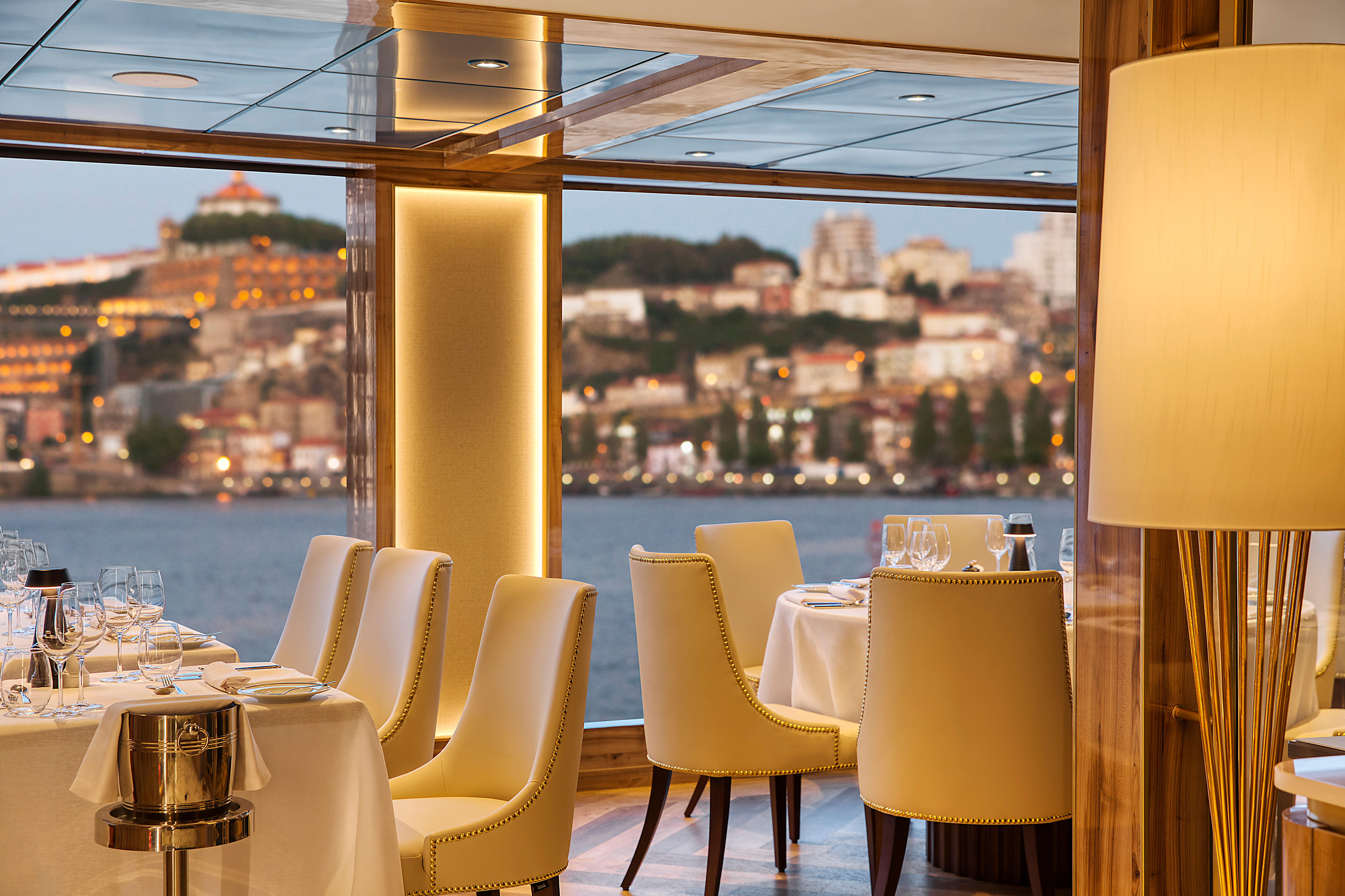 UNI Queen Isabel aft lounge